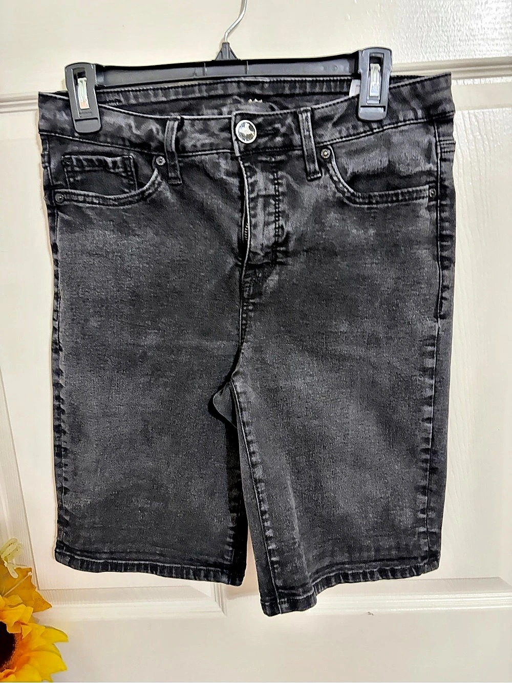 Silver Jeans Co. Suki. Bermuda Denim Shorts Gray Size 12